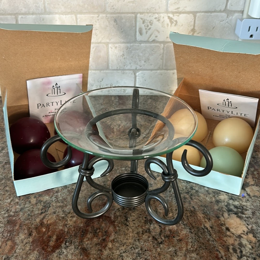 Partylite Antique Brass Aroma Melts Warmer & 10 Aroma Melts Raspberry & Vanilla